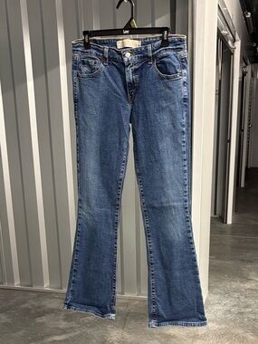 Levi’s Super low 518 Women's Medium Blue Denim Bootcut Jeans 9 Junior’s M